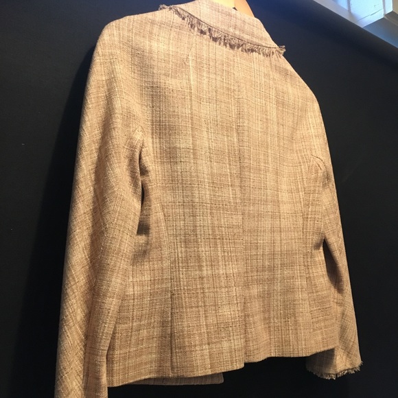 ⚜️BCBG tweed pink blazer⚜️ - Picture 8 of 8